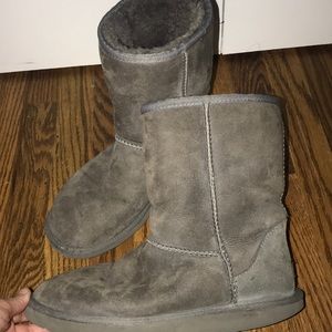 Uggs size 10 adult. Gray/brown color